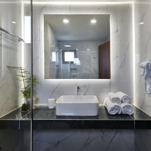 Bagno di Grapevines Hotel