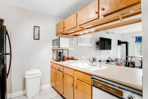 Η κουζίνα ή μικρή κουζίνα στο Grandview Condo +20 φωτογραφίες