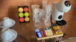 Příslušenství pro přípravu čaje a kávy v ubytování Hotel Senador Distributed by Ameris
