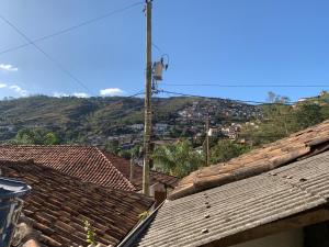 Nespecifikovaný výhled na hory nebo výhled na hory při pohledu z prázdninového domu