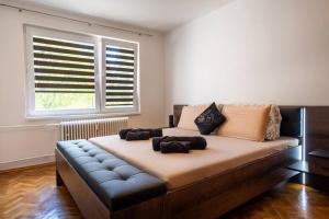 Postel nebo postele na pokoji v ubytování Excellent Large Lux Apartment Central Martin