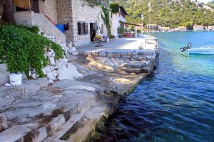 Fotografia z galérie ubytovania Apartments by the sea Zaklopatica, Lastovo - 8325 v destinácii Lastovo
