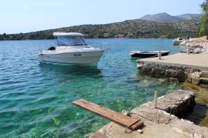 Fotografia z galérie ubytovania Apartments by the sea Skrivena Luka, Lastovo - 8352 v destinácii Lastovo