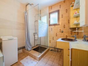 Zdjęcie z galerii obiektu Inviting holiday home in Miremont with garden w mieście Miremont