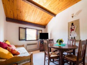 Zdjęcie z galerii obiektu Inviting holiday home in Miremont with garden w mieście Miremont +33 zdjęcia