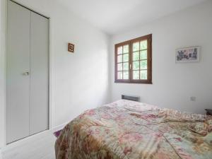 Zdjęcie z galerii obiektu Inviting holiday home in Miremont with garden w mieście Miremont