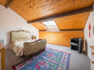 Zdjęcie z galerii obiektu Inviting holiday home in Miremont with garden w mieście Miremont