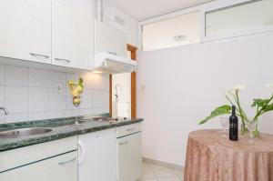 Kuchyň nebo kuchyňský kout v ubytování Apartments with parking spaces Orebic, Peljesac - 643 + 37 fotografií