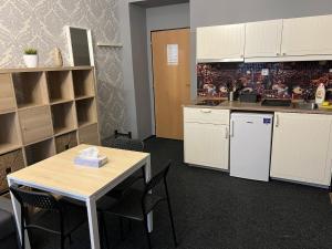 Η κουζίνα ή μικρή κουζίνα στο GLOBE Hostel Prague ADULTS ONLY