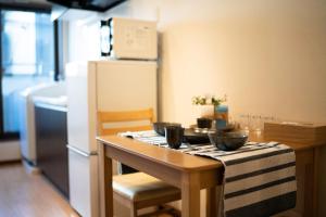 Η κουζίνα ή μικρή κουζίνα στο HANASTAY花渓居 · 松（MATSU) +75 φωτογραφίες