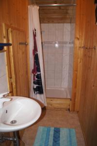 Ein Badezimmer in der Unterkunft Ferienhütten Brandtner