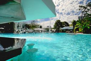 A piscina localizada em Hotel del Lago Golf & Art Resort ou nos arredores