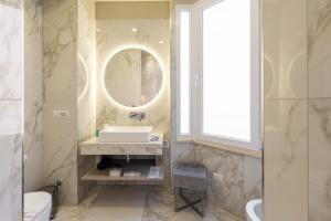 ELICAL Exclusive Private Suites的一间浴室