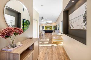 Fotografie z fotogalerie ubytování Mudjimba Escape-pet friendly, luxury villa w/ pool v destinaci Mudjimba