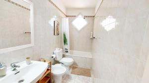 Koupelna v ubytování Centric 2 bedrooms Apartment near to the beach - by TENERIFEHINTS