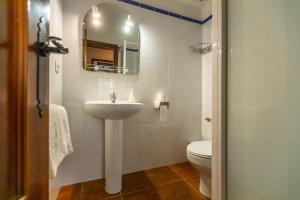 Vonios kambarys apgyvendinimo įstaigoje La Vileta - Cornudella de Montsant