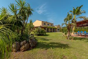 Zahrada ubytování Villa La Sort Gran in Pollensa By homevillas360