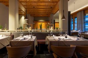 Restavracija oz. druge možnosti za prehrano v nastanitvi Hotel Schweizerhof Lenzerheide