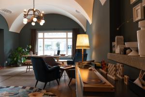 Predel za sedenje v nastanitvi Hotel Schweizerhof Lenzerheide