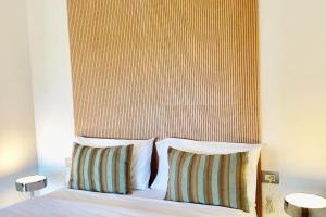 A bed or beds in a room at MIRADOR DE MERESE