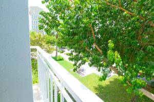 Foto dalla galleria di Fully equipped studio near to metro - HRI a Dubai