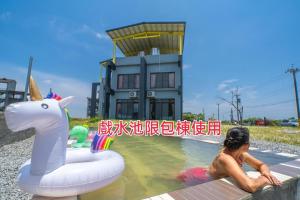 Φωτογραφία από το άλμπουμ του Horse Riding Next Door σε Yuanshan