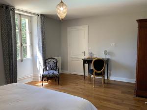 Château d'Argentonesse客房内的一张或多张床位