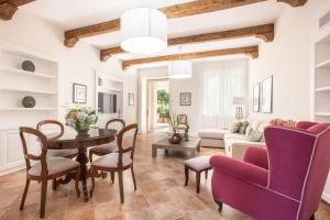 TV a/nebo společenská místnost v ubytování Country Life Relais