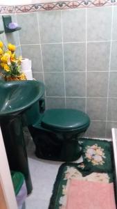 Room in Guest room - Posada green sea villa helen kilometer 4 bypass tesisinde bir banyo