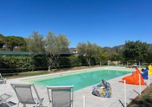 The swimming pool at or close to Residence Il Pavone