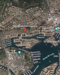 Fotografia z galérie ubytovania Duplex meublé avec terrasse dans résidence avec piscine v destinácii Cap d'Agde