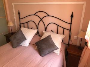 Postel nebo postele na pokoji v ubytování Ekin ô reV Gîte Fontessante