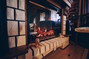 Ảnh trong thư viện ảnh của Traditional Log Cabin next to Harry Potter Studios ở Kings Langley