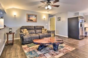 Fotografie z fotogalerie ubytování Lakeside Lodi Hideaway with Dock and Nearby Parks v destinaci Lodi