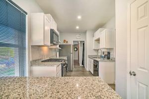 Ảnh trong thư viện ảnh của Charming and Quaint El Paso House with Backyard! ở El Paso +24 ảnh