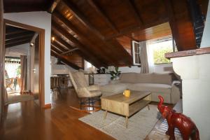 A seating area at Eleni's Guesthouse