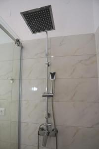 A bathroom at Eleni's Guesthouse
