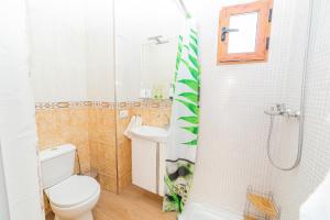 A bathroom at Casas Rurales Sagasta