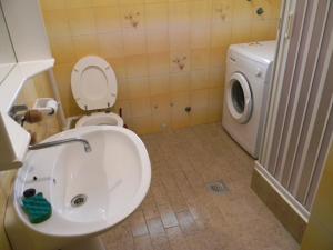 Koupelna v ubytování Guesthouse Lanca + 20 fotografií