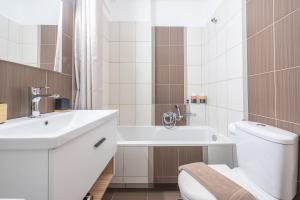 Kúpeľňa v ubytovaní Luxury Loft with a Balcony by CloudKeys