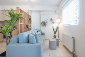 Posedenie v ubytovaní Luxury Loft with a Balcony by CloudKeys
