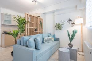 Posedenie v ubytovaní Luxury Loft with a Balcony by CloudKeys