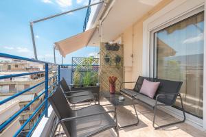 Balkón alebo terasa v ubytovaní Luxury Loft with a Balcony by CloudKeys