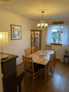 Gallery image of Cheerful 2 bedroom flat with free parking in Edinburgh