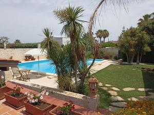 Πισίνα στο ή κοντά στο Villa Karmarea