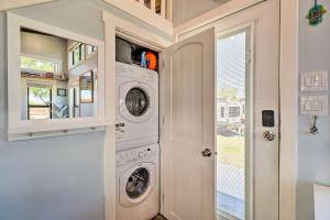 Fotografie z fotogalerie ubytování Upscale Tiny Home - Boho-Chic Austin Getaway! v destinaci Austin
