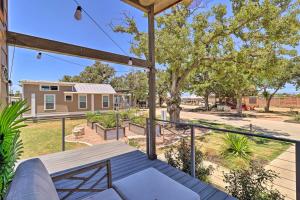 Fotografie z fotogalerie ubytování Upscale Tiny Home - Boho-Chic Austin Getaway! v destinaci Austin