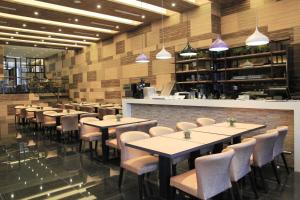 Restaurace v ubytování Capital Hotel SongShan