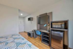 Postel nebo postele na pokoji v ubytování Motel 6-Denison, TX