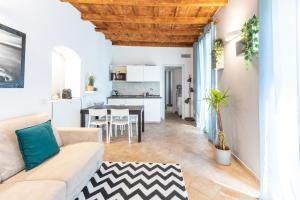 A kitchen or kitchenette at Milan Stay - Alzaia Naviglio Grande
